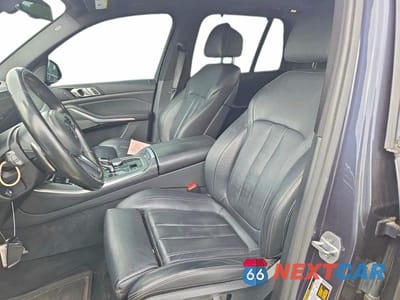 Piąte zdjęcie samochodu w środku: 2019 BMW X5 XDRIVE50I VIN:5UXJU2C58KLN65205 - miniatura