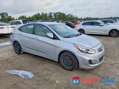Czwarte zdjęcie samochodu z boku: 2017 HYUNDAI ACCENT SE VIN:KMHCT4AE0HU277141 - miniatura