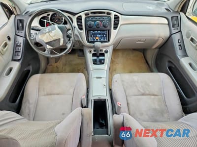 Zdjęcie 8 z 13 samochodu: 2004 TOYOTA HIGHLANDER BASE VIN:JTEEP21AX40038101 - miniatura