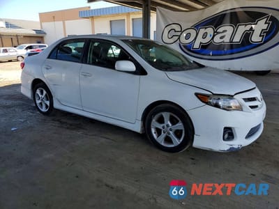 Czwarte zdjęcie samochodu z boku: 2013 TOYOTA COROLLA S VIN:2T1BU4EE1DC963509 - miniatura
