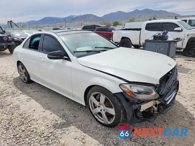 Czwarte zdjęcie samochodu z boku: 2017 MERCEDES-BENZ C 300 VIN:55SWF4JB4HU204960 - miniatura