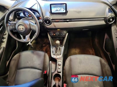 Zdjęcie 8 z 13 samochodu: 2017 TOYOTA YARIS IA BASE VIN:3MYDLBYV0HY176201 - miniatura