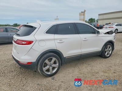 Trzecie zdjęcie samochodu z tyłu: 2017 LINCOLN MKC VIN:5LMCJ1C98HUL50046 - miniatura