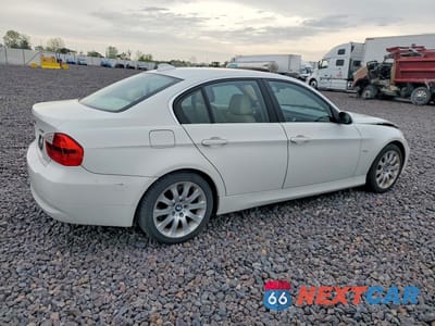 Trzecie zdjęcie samochodu z tyłu: 2006 BMW 330 I VIN:WBAVB33546PS10073 - miniatura