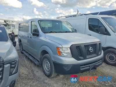 Czwarte zdjęcie samochodu z boku: 2020 NISSAN NV 3500 HD S VIN:5BZBF0AA0LN850068 - miniatura