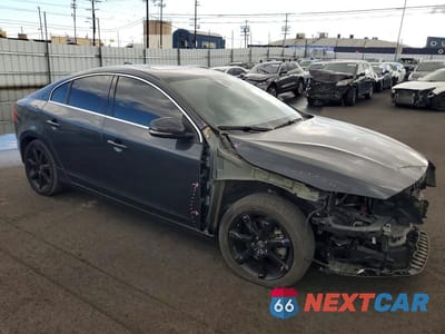 Czwarte zdjęcie samochodu z boku: 2016 VOLVO S60 PREMIER VIN:YV126MFK3G2407441 - miniatura