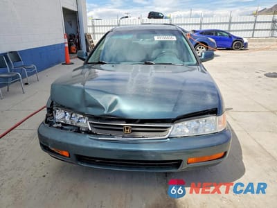 Piąte zdjęcie samochodu w środku: 1997 HONDA ACCORD EX VIN:1HGCE6671VA016510 - miniatura
