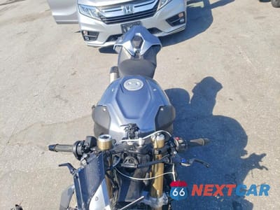 Piąte zdjęcie samochodu w środku: 2025 BMW S 1000 RR VIN:WB10P2300S6L38790 - miniatura
