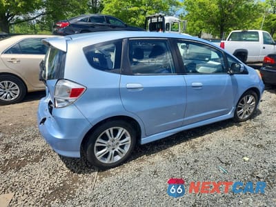 Trzecie zdjęcie samochodu z tyłu: 2009 HONDA FIT SPORT VIN:JHMGE88479S041733 - miniatura