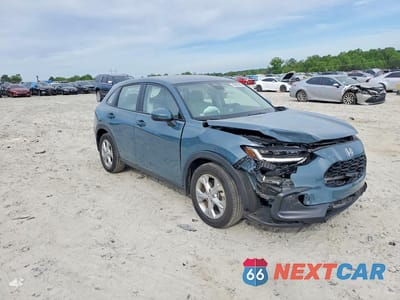 Czwarte zdjęcie samochodu z boku: 2025 HONDA HR-V LX VIN:3CZRZ1H35SM708031 - miniatura