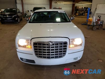 Piąte zdjęcie samochodu w środku: 2010 CHRYSLER 300 TOURING VIN:2C3CA5CV5AH315196 - miniatura