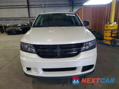 Piąte zdjęcie samochodu w środku: 2018 DODGE JOURNEY SE VIN:3C4PDCAB3JT310331 - miniatura