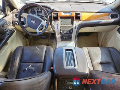 Zdjęcie 8 z 13 samochodu: 2010 CADILLAC ESCALADE PLATINUM VIN:1GYUKDEF7AR257745 - miniatura