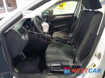 Zdjęcie 7 z 12 samochodu: 2016 VOLKSWAGEN PASSAT S VIN:1VWAS7A3XGC029074 - miniatura