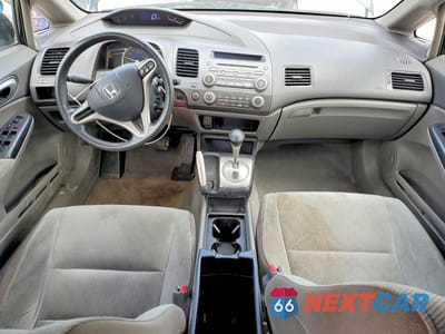 Zdjęcie 8 z 13 samochodu: 2010 HONDA CIVIC LX VIN:19XFA1F50AE028440 - miniatura