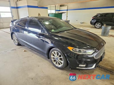 Czwarte zdjęcie samochodu z boku: 2019 FORD FUSION TITANIUM VIN:3FA6P0SU5KR212374 - miniatura