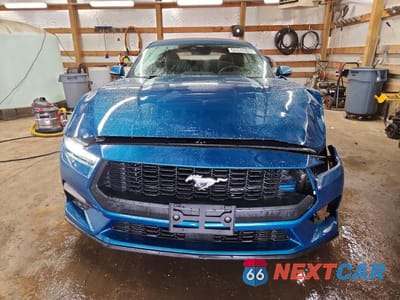 Piąte zdjęcie samochodu w środku: 2026 FORD MUSTANG PREMIUM VIN:1FAGP8UH4T5112323 - miniatura