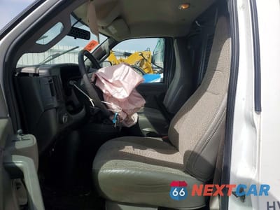 Zdjęcie 7 z 13 samochodu: 2022 GMC SAVANA G2500 VIN:1GTW7AF76N1197497 - miniatura