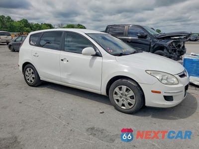 Czwarte zdjęcie samochodu z boku: 2011 HYUNDAI ELANTRA TOURING GLS VIN:KMHDB8AE6BU100664 - miniatura