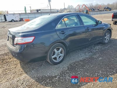 Trzecie zdjęcie samochodu z tyłu: 2011 TOYOTA CAMRY HYBRID BASE VIN:4T1BB3EK0BU135498 - miniatura