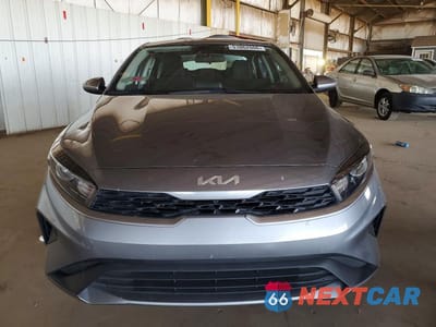 Piąte zdjęcie samochodu w środku: 2024 KIA FORTE LXS VIN:3KPF24AD2RE724726 - miniatura