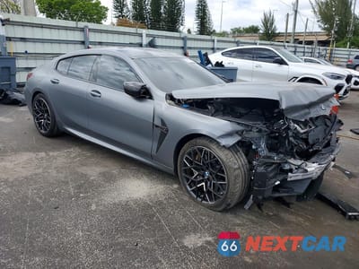 Czwarte zdjęcie samochodu z boku: 2025 BMW M8 VIN:WBSGV0C07SCV33680 - miniatura