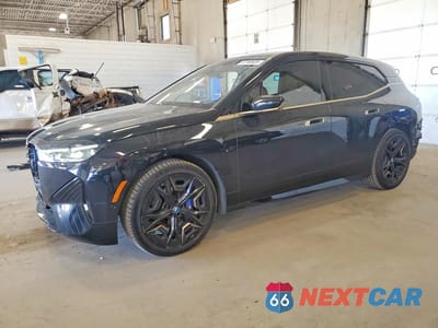 2023 BMW IX M60 WB533CF00PCM70871 - główne zdjęcie licytacji z USA - miniatura