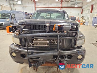 Piąte zdjęcie samochodu w środku: 2001 DODGE RAM 1500 VIN:3B7HF13Z61G762750 - miniatura