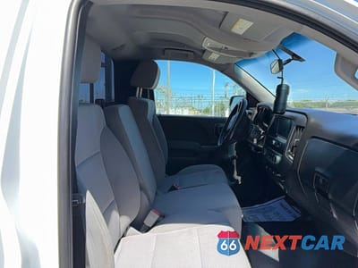 Piąte zdjęcie samochodu w środku: 2018 CHEVROLET SILVERADO C1500 VIN:1GCNCNEC9JZ240397 - miniatura