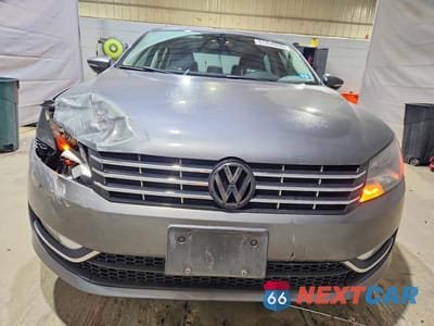 Piąte zdjęcie samochodu w środku: 2012 VOLKSWAGEN PASSAT SEL VIN:1VWCN7A33CC047815 - miniatura