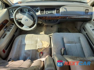 Zdjęcie 8 z 12 samochodu: 2010 MERCURY GRAND MARQUIS LS VIN:2MEBM7FV4AX624345 - miniatura