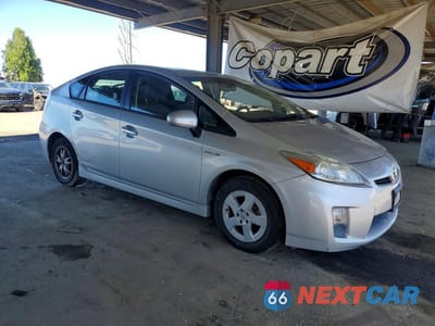Czwarte zdjęcie samochodu z boku: 2011 TOYOTA PRIUS TWO VIN:JTDKN3DU4B1435948 - miniatura