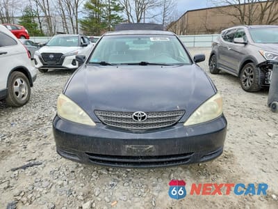 Piąte zdjęcie samochodu w środku: 2004 TOYOTA CAMRY LE VIN:4T1BE32K04U356789 - miniatura