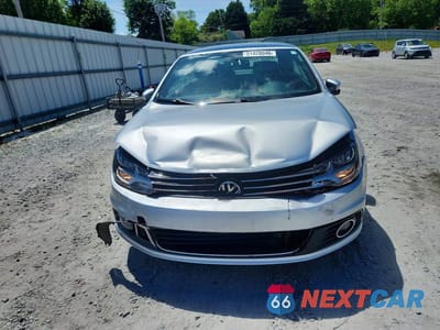 Piąte zdjęcie samochodu w środku: 2015 VOLKSWAGEN EOS KOMFORT VIN:WVWBW8AH4FV001139 - miniatura