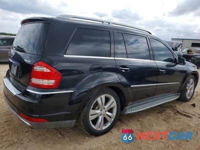 Trzecie zdjęcie samochodu z tyłu: 2011 MERCEDES-BENZ GL 450 4MATIC VIN:4JGBF7BE6BA640781 - miniatura