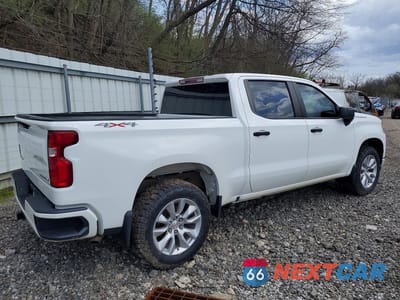 Trzecie zdjęcie samochodu z tyłu: 2021 CHEVROLET SILVERADO K1500 CUSTOM VIN:3GCPYBEK0MG247999 - miniatura