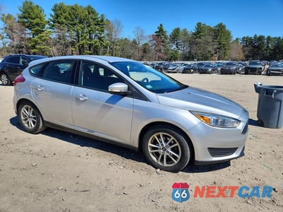 Czwarte zdjęcie samochodu z boku: 2015 FORD FOCUS SE VIN:1FADP3K29FL315759 - miniatura