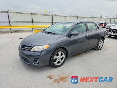 2013 TOYOTA COROLLA LE 2T1BU4EE6DC938721 - główne zdjęcie licytacji z USA - miniatura