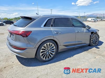 Trzecie zdjęcie samochodu z tyłu: 2019 AUDI E-TRON PRESTIGE VIN:WA1VAAGE7KB024954 - miniatura
