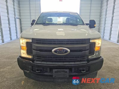 Piąte zdjęcie samochodu w środku: 2017 FORD F250 SUPER DUTY VIN:1FT7X2B69HEC47426 - miniatura