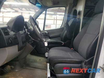Zdjęcie 7 z 13 samochodu: 2013 MERCEDES BENZ SPRINTER 2500 VIN:WD3PE7CC9D5801981 - miniatura