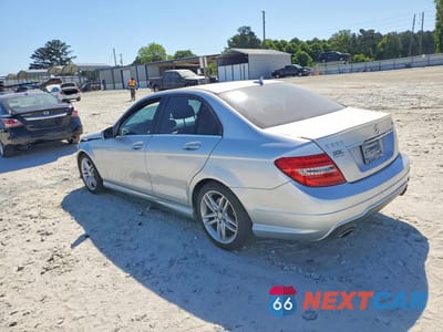 Drugie zdjęcie samochodu z przodu: 2013 MERCEDES-BENZ C 300 4MATIC VIN:WDDGF8AB3DG135939 - miniatura