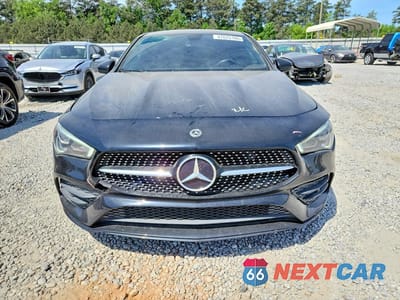 Piąte zdjęcie samochodu w środku: 2023 MERCEDES BENZ CLA 250 VIN:W1K5J4GB4PN330180 - miniatura