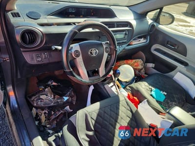 Zdjęcie 8 z 12 samochodu: 2014 TOYOTA PRIUS C TWO VIN:JTDKDTB39E1568853 - miniatura