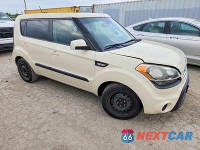 Czwarte zdjęcie samochodu z boku: 2012 KIA SOUL BASE VIN:KNDJT2A54C7464163 - miniatura