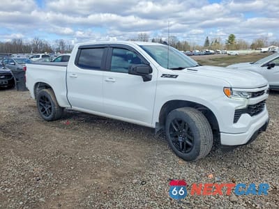 Czwarte zdjęcie samochodu z boku: 2023 CHEVROLET SILVERADO K1500 RST VIN:3GCUDEE80PG222156 - miniatura