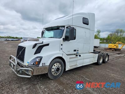 Drugie zdjęcie samochodu z przodu: 2013 VOLVO VN VNL VIN:4V4NC9EH4DN566224 - miniatura