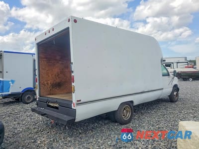 Trzecie zdjęcie samochodu z tyłu: 1997 FORD E350 DELIVERY TRUCK VIN:1FDKE37L3VHB88027 - miniatura