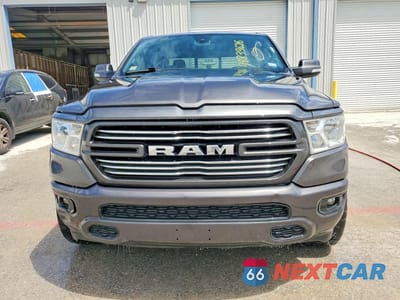 Piąte zdjęcie samochodu w środku: 2020 RAM 1500 BIG HORN VIN:1C6RREFTXLN188682 - miniatura