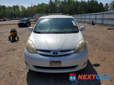 Piąte zdjęcie samochodu w środku: 2007 TOYOTA SIENNA XLE 7-PASSENGER VIN:5TDZK22C07S031356 - miniatura